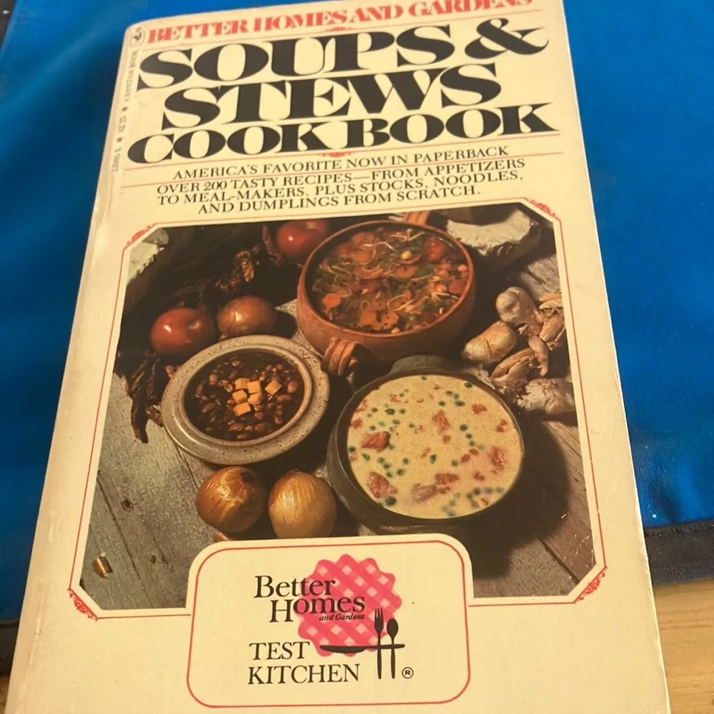 Better Homes and Gardens Soups & Stews Cookbook vintage